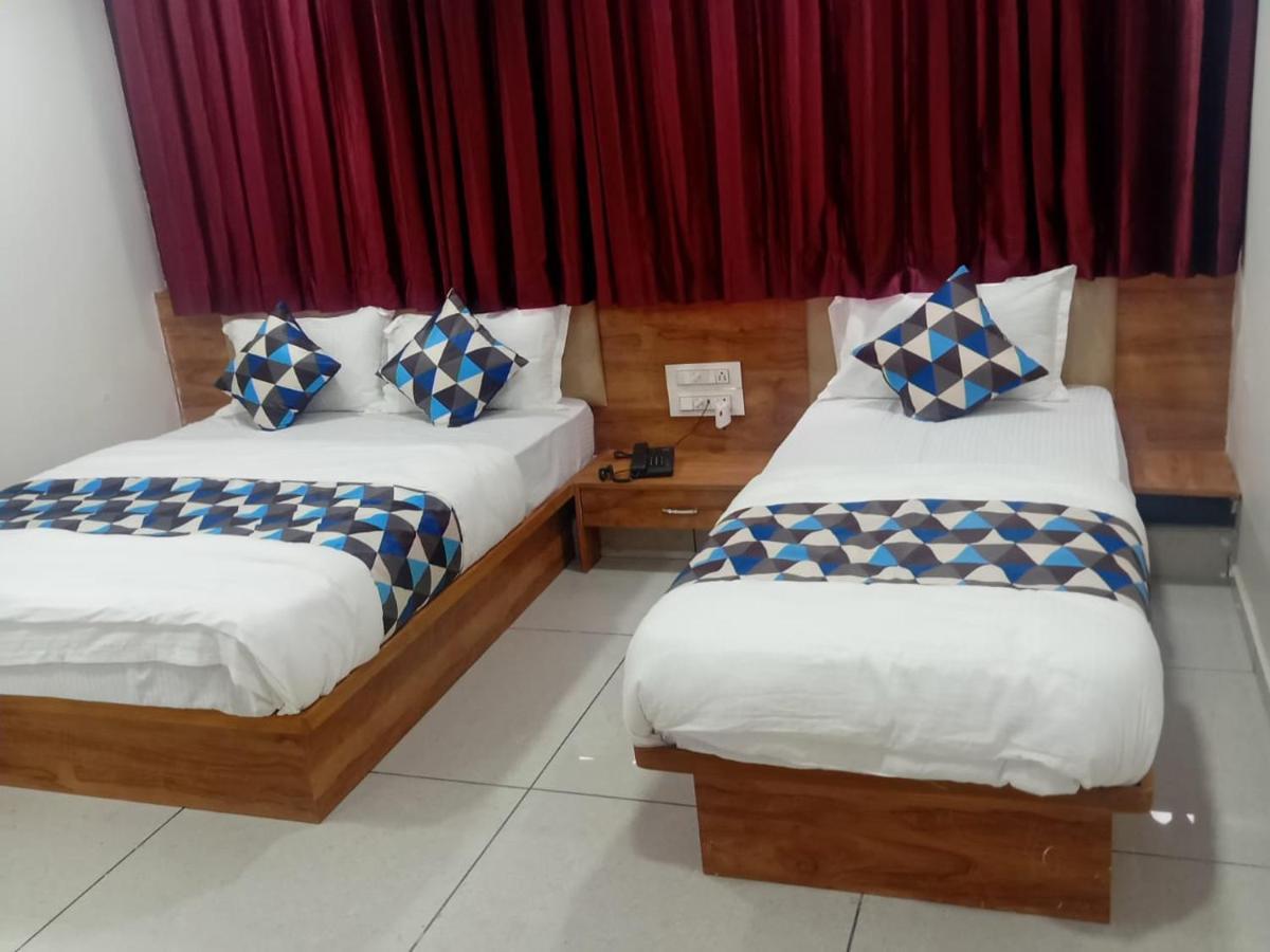 Hotel Dreamland Vadodara Exterior photo